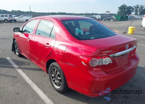 2013 Toyota Corolla L z USA, uszkodzony, nr VIN 2T1BU4EE9DC105124